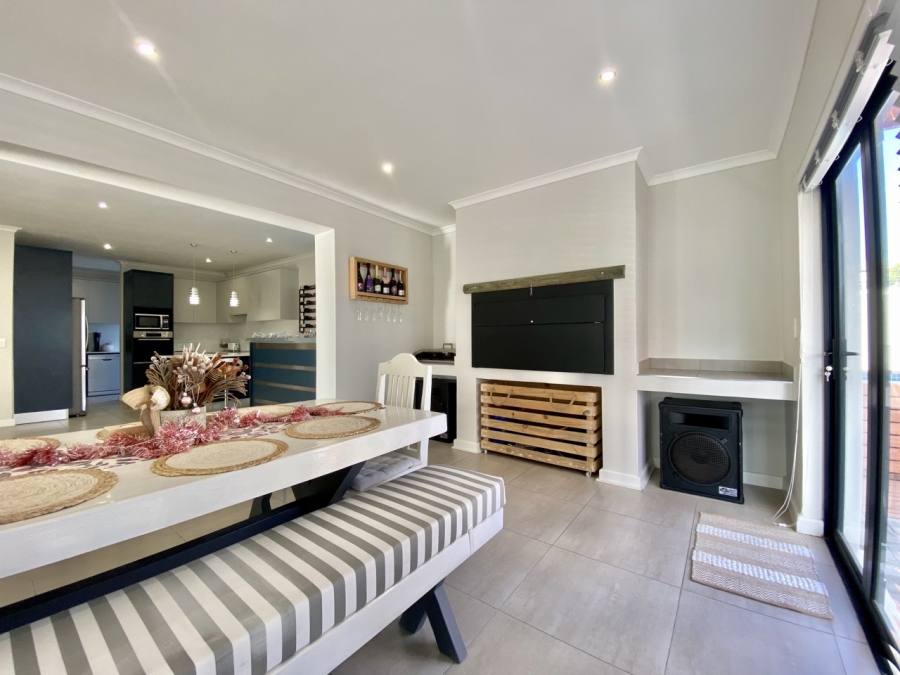 To Let 3 Bedroom Property for Rent in Sandown Western Cape